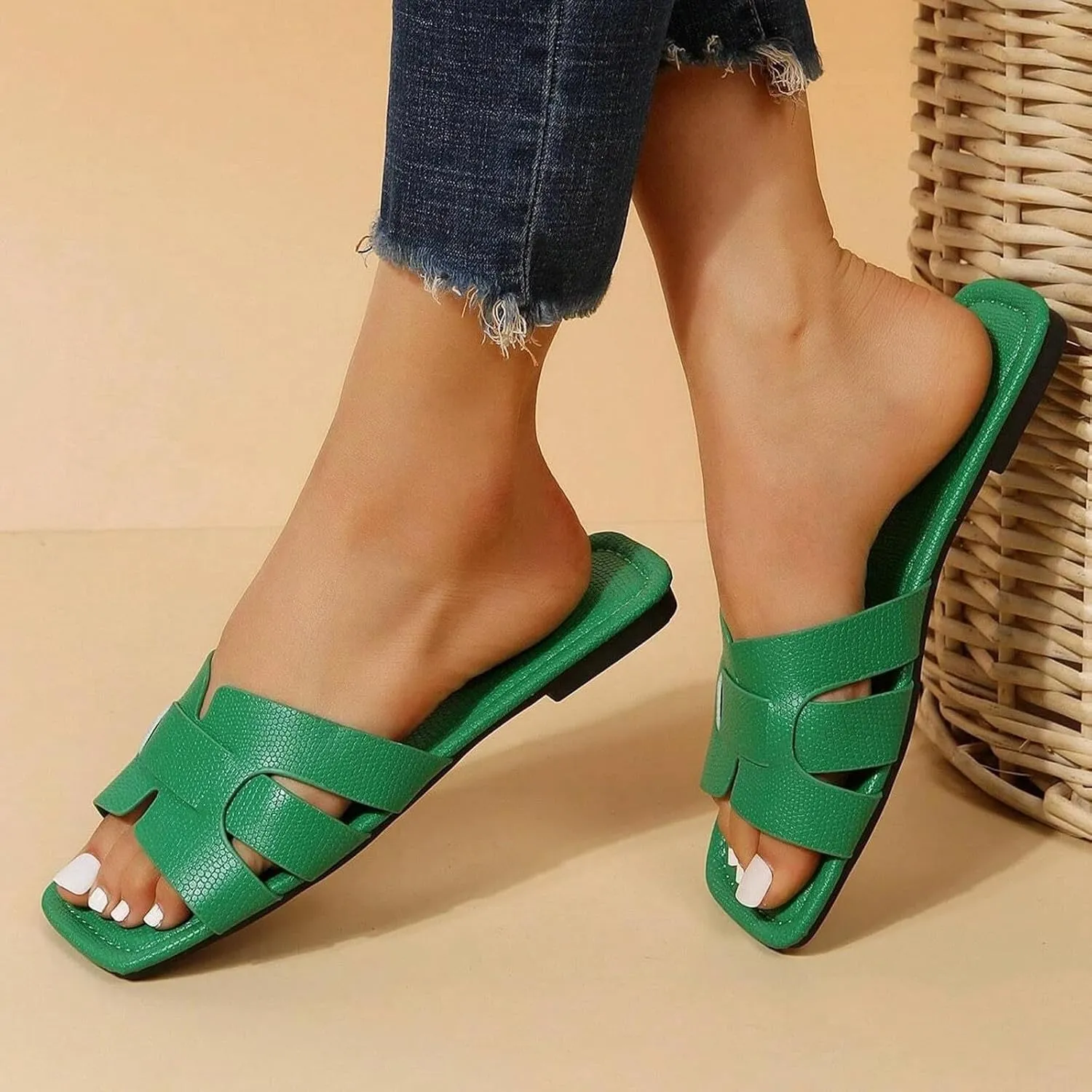 2025 Square Neck Stylish Slipper for Women Casual Summer Slip on Sandals Trendy Solid Business Slide Pu Sandal
