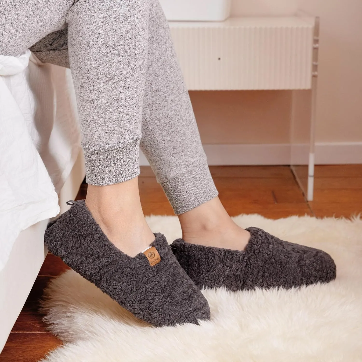 EverFoams Women’s Soft Curly Full Slippers Memory Foam Lightweight House Shoes Cozy Loafer with Polar Fleece Lining