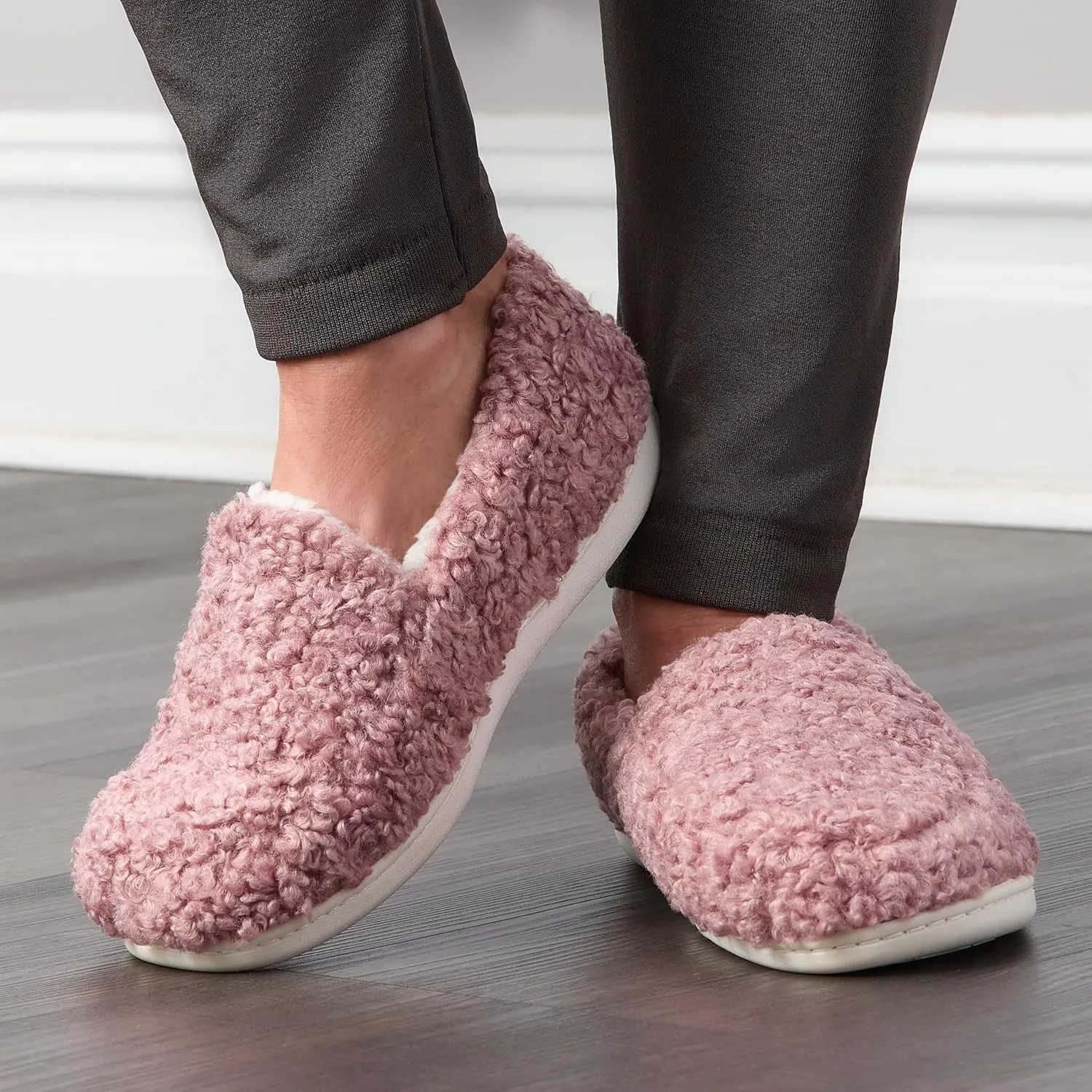 Fruit of the Loom Women's Berber Loafer - Comfy, Memory Foam, Indoor/Outdoor