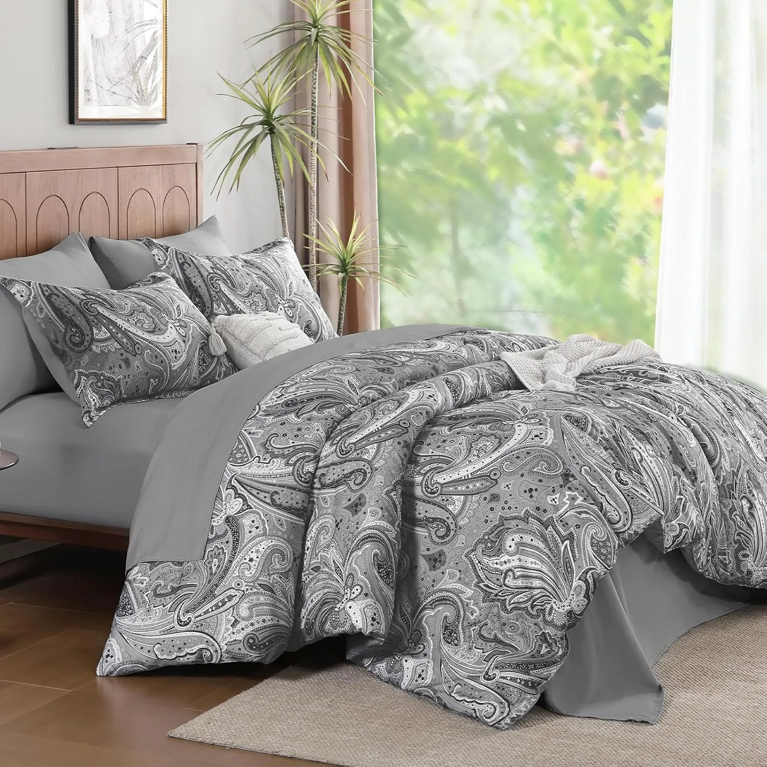 Grey Paisley Comforter Set Queen, 7 Piece Boho Paisley Dark Gray Bed in a Bag Comforter Set, Soft Microfiber Complete Bedding Set for All Season (90''x90)
