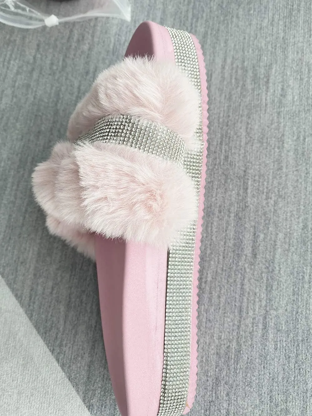 JITUUE light Slide Slippers for women Slip On heel Flats Platform with Faux Fur Rhinestone Outdoor Indoor Open Toe Sandals