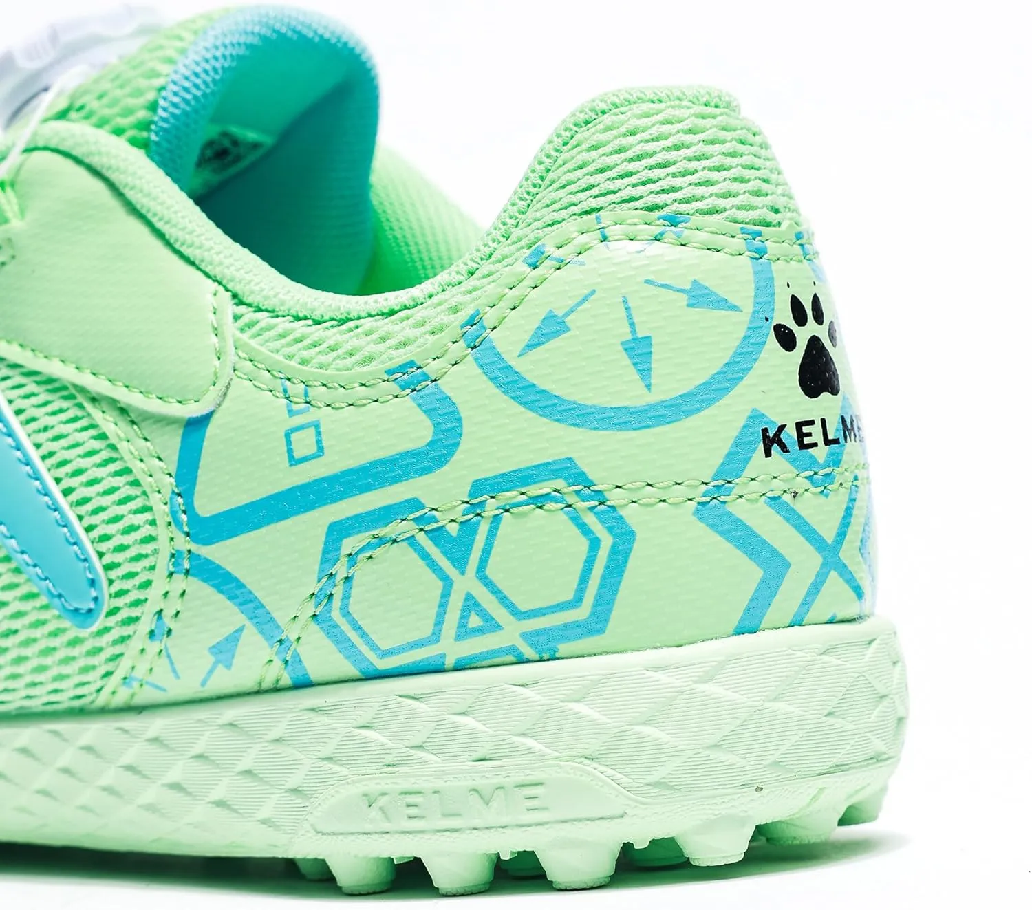 KELME Kids' Indoor Soccer Cleats, Breathable Mesh Turf Futsal Shoes, Turn-Lock, Boys Girls Football Baseball Softball Sneaker for Little/Big Kid