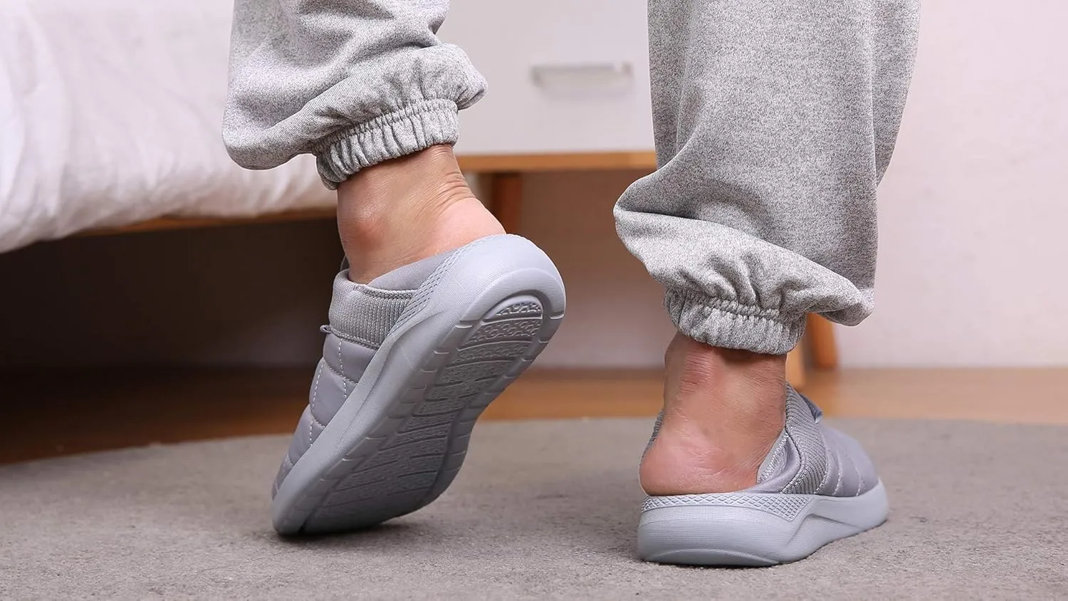 KUBUA Slippers for Men and Womens Indoor House Shoes Plush Slip on Outdoor Garden Loafers