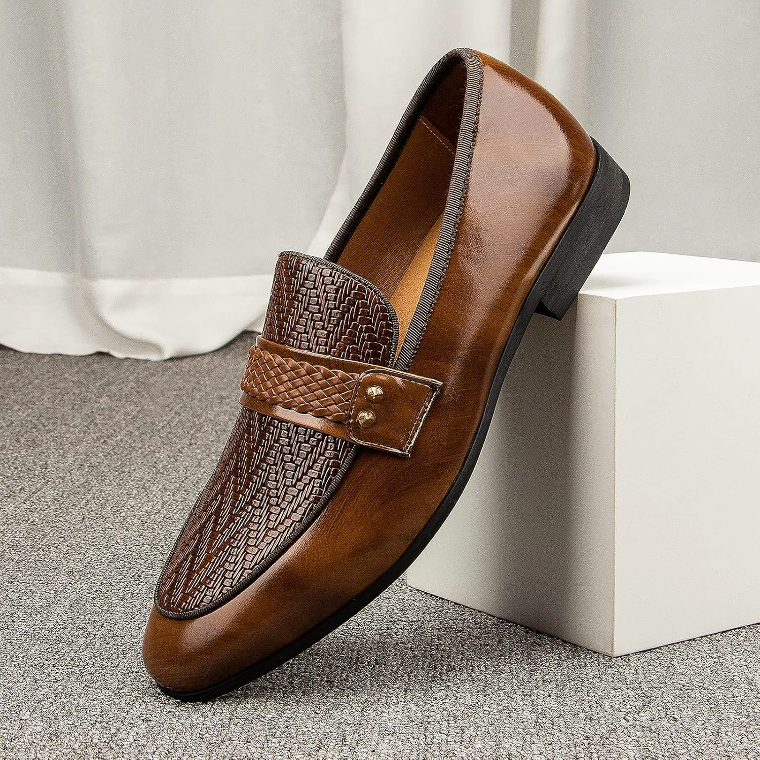 Meijiana Men's Loafers Lightweight Slip-On Moccasins Stylish Dress Shoes Breathable Tassels Loafers