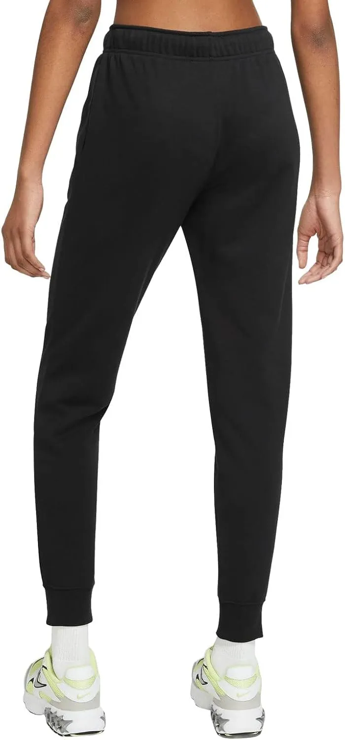 Nike Women's Sporty