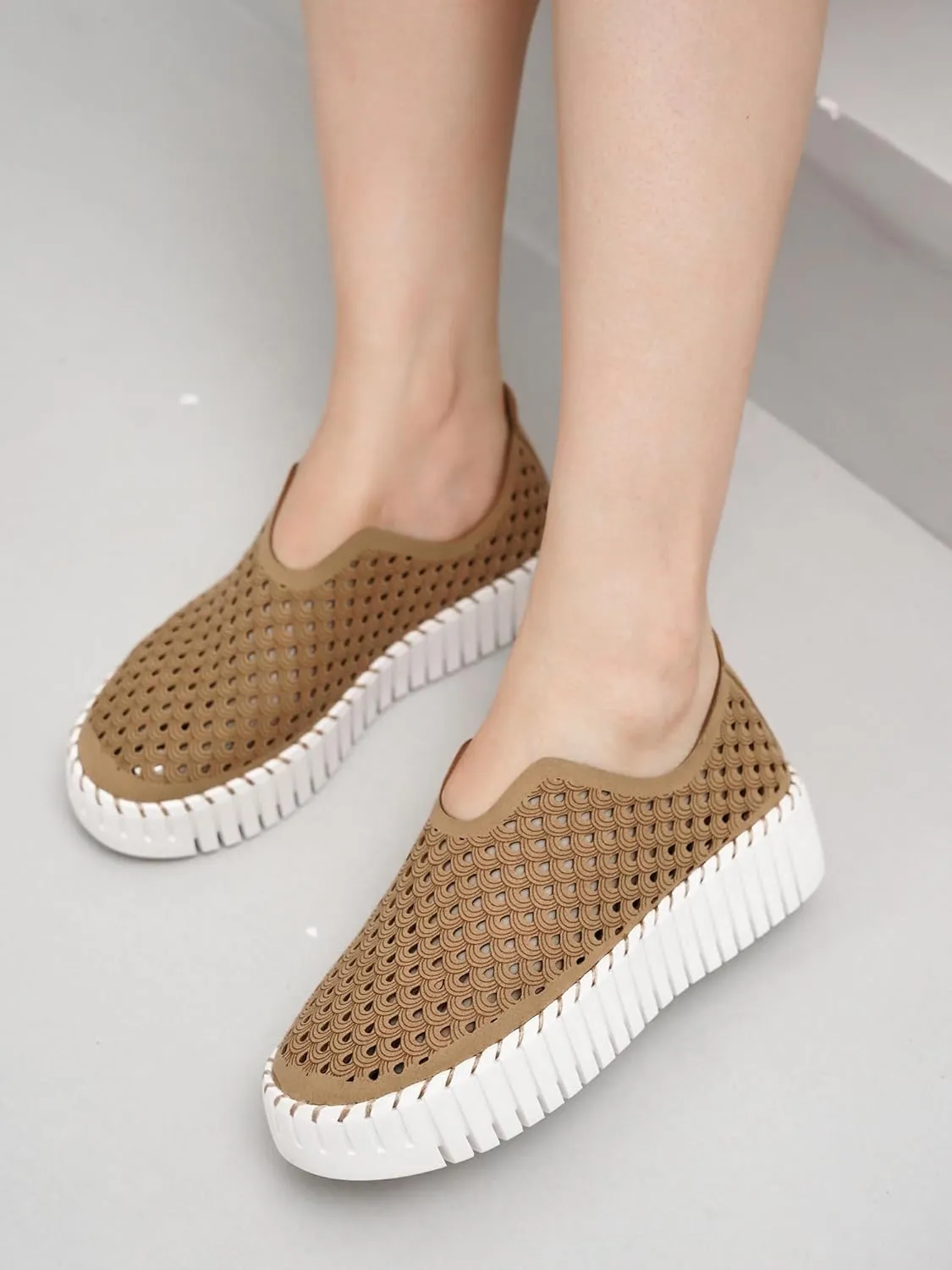 Project Cloud Platform Loafers for Women - Lightweight Spring Shoes for Women - Slip-On Casual Shoes - Non Slip Fashion Sneakers - Leather Insole Womens Footwear (Daffodil)