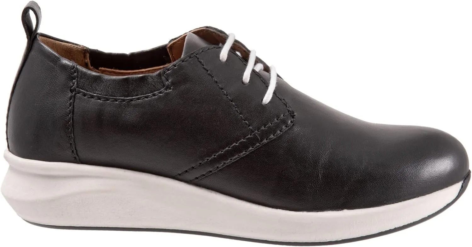 SoftWalk Women's Sneaker