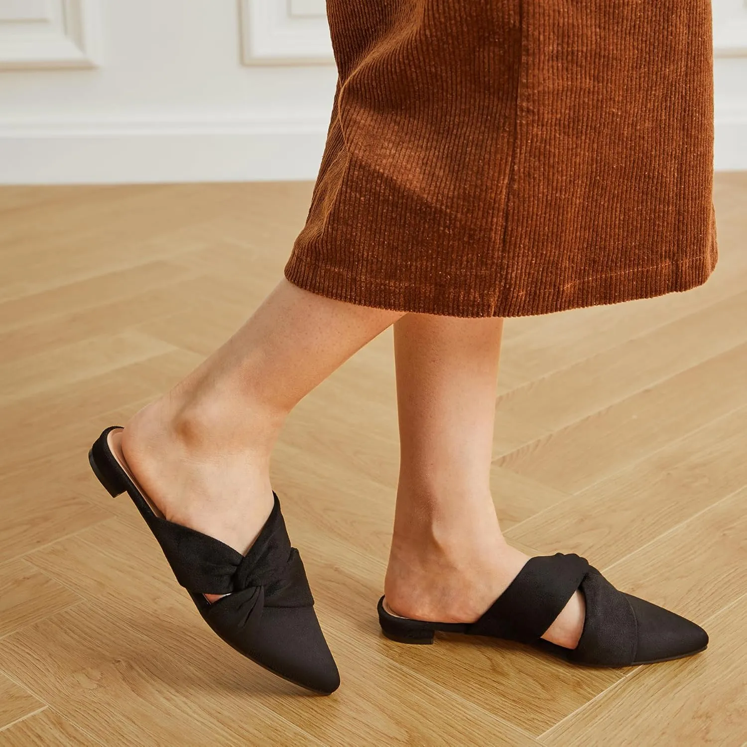 Trary Womens Mules Flats Closed Pointed Toe Comfortable Slip on Backless Loafer Shoes for Women with Knot