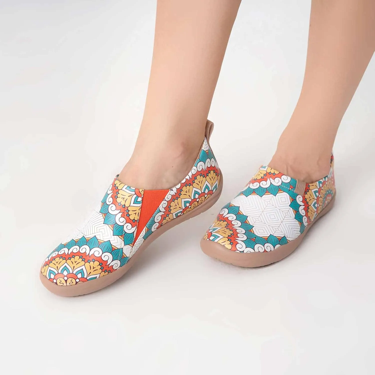 UIN Women's Artistic Design Slip-On Microfiber PU Shoes Stylish Comfortable Casual Loafers Lightweight Everyday Travel Footwear
