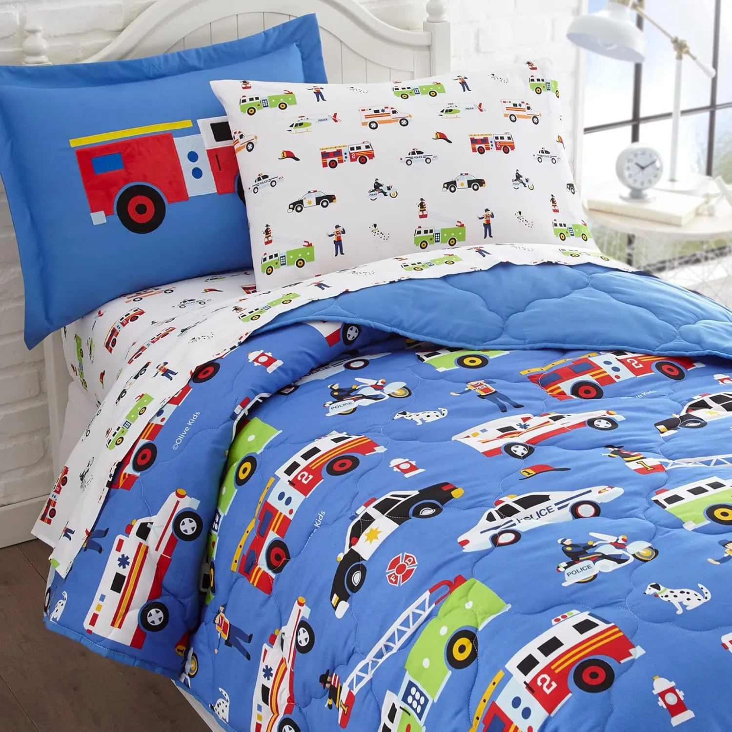 Wildkin Full Bed in a Bag – 7-Piece Microfiber Bedding Set with Comforter, Pillowcase & Sheets - Heroes