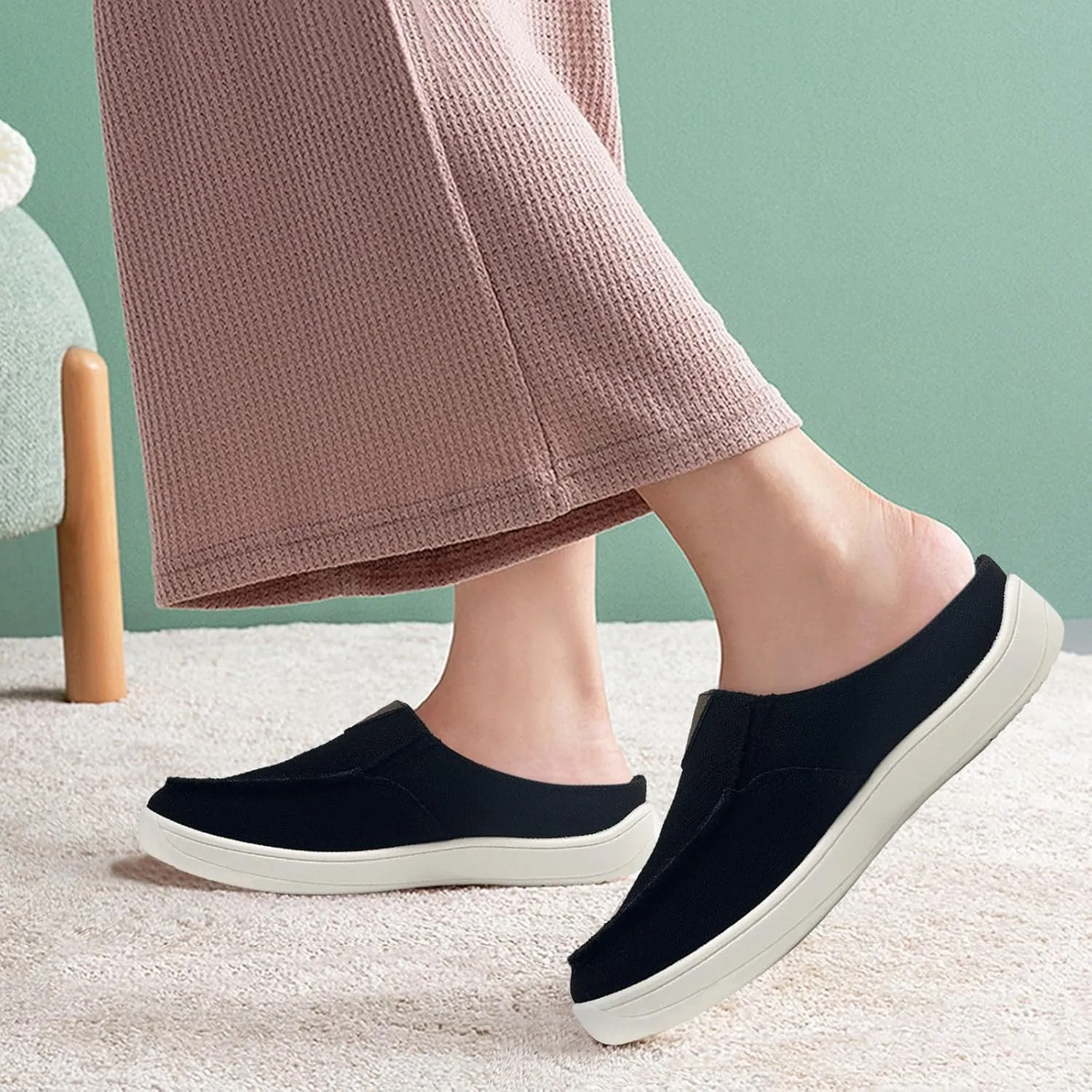Women Mens Mules Sneakers Winter Warm with Fur Lined Slip-on Mules Slippers Indoor Outdoor Comfort Walking Canvas