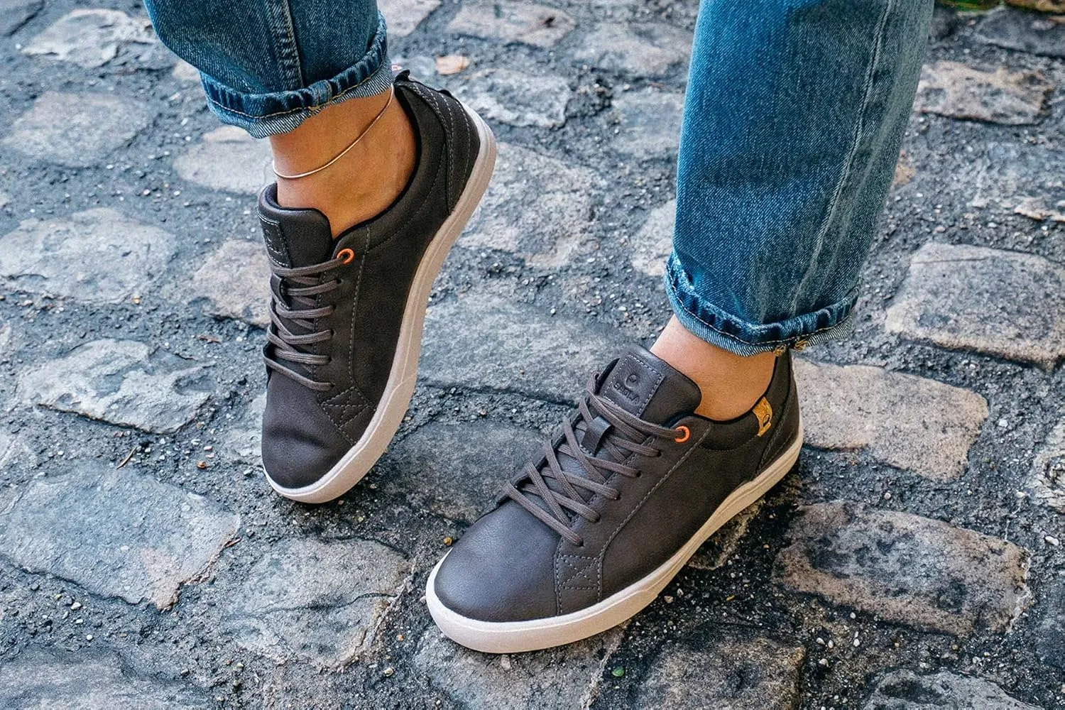 Women's Casual and Fashion Sneakers